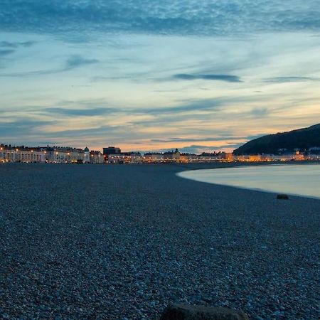 Grove House No.07 - Luxury Apartment Close To The Llandudno Beach Zewnętrze zdjęcie