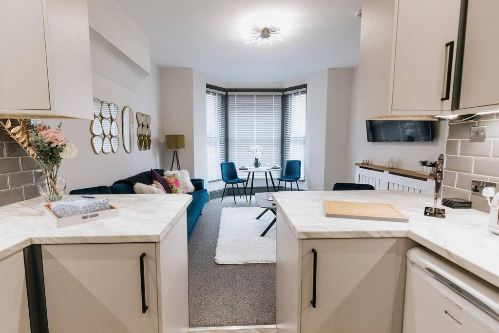 Grove House No.07 - Luxury Apartment Close To The Llandudno Beach Zewnętrze zdjęcie