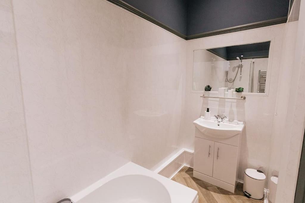 Grove House No.07 - Luxury Apartment Close To The Llandudno Beach Zewnętrze zdjęcie